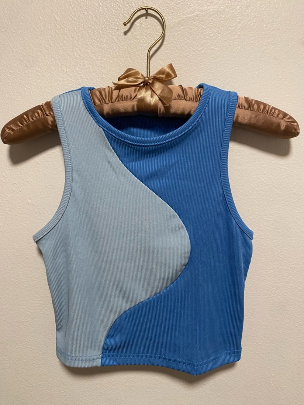Colorblock Blue Crop Tank Top. Small. Summer. Spring. Beach. Vacation. Casual.